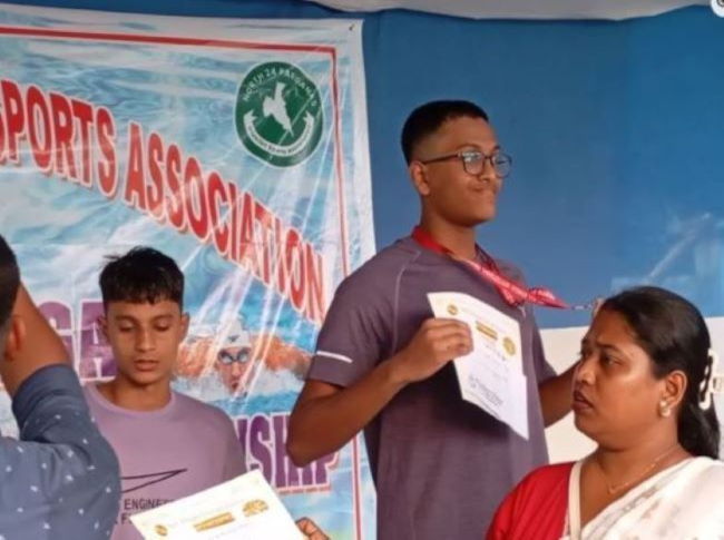 Swimming sensation Ekalabha Box